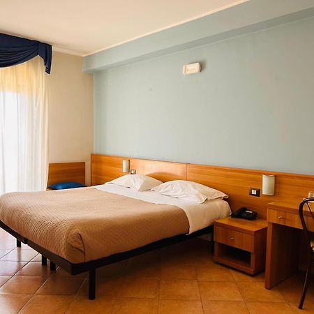Hotel Lachea Aci Trezza Exterior photo