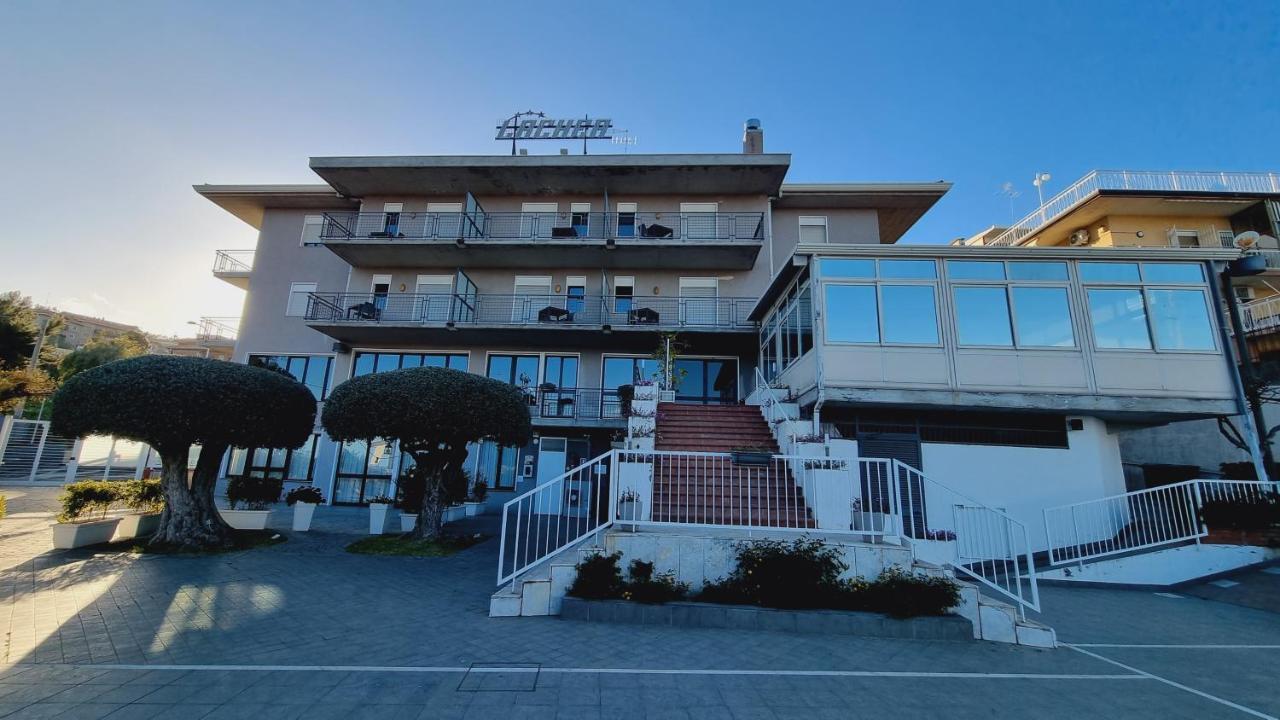 Hotel Lachea Aci Trezza Exterior photo