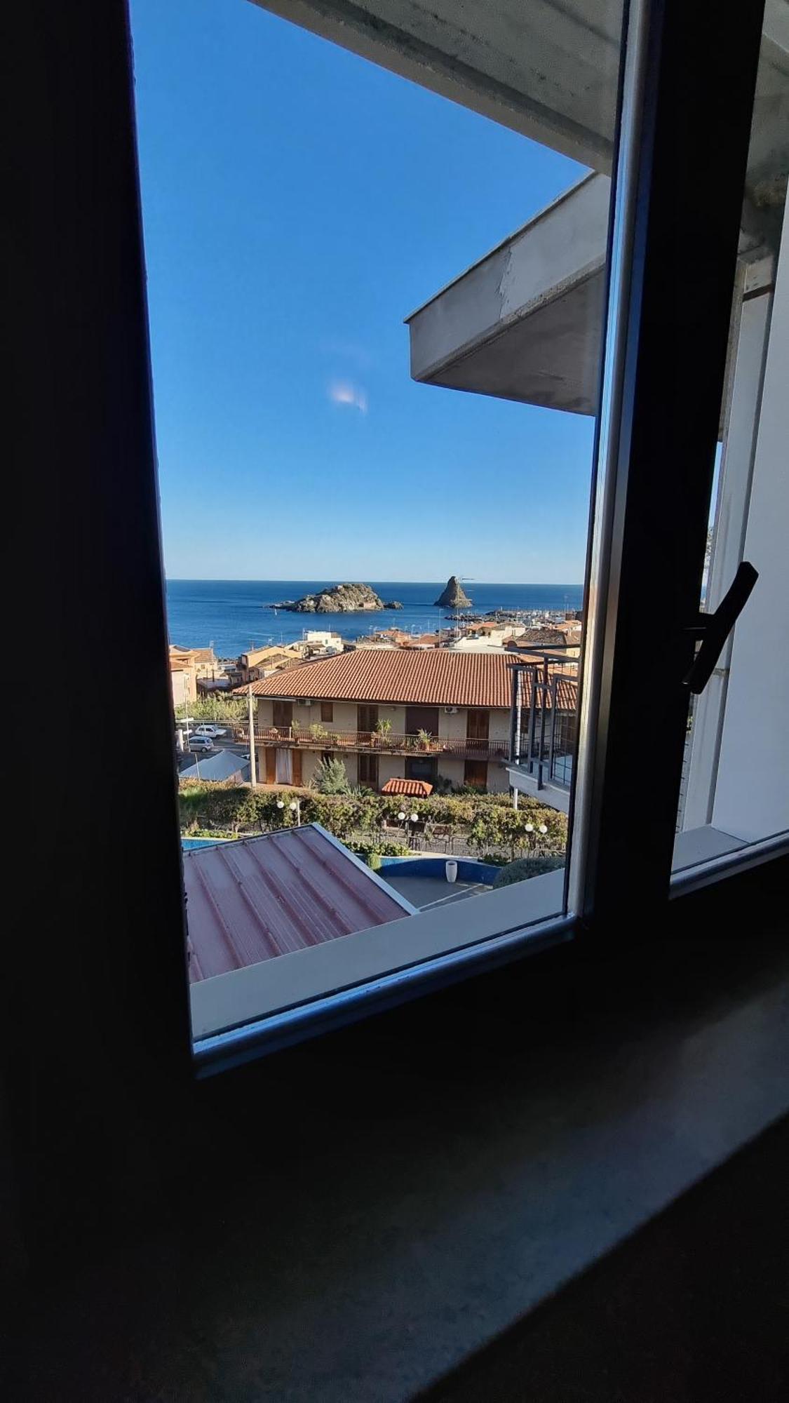 Hotel Lachea Aci Trezza Exterior photo